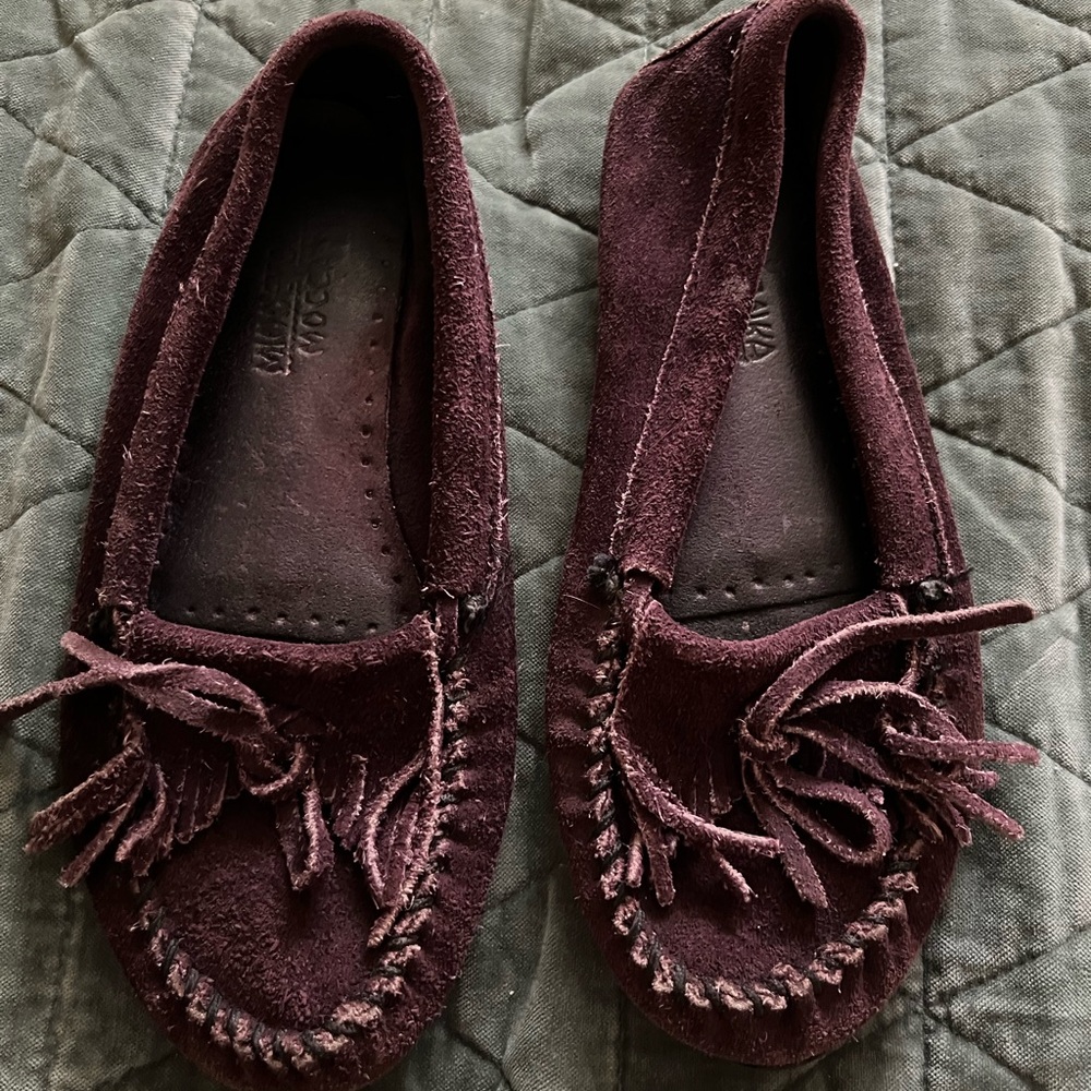 Minnetonka Kilty Women's Suede Moccasins - Purple